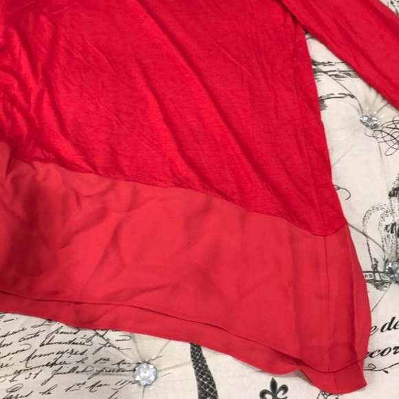 ST. JOHN Jersey & Silk Asymmetrical Top - Picture 2 of 7